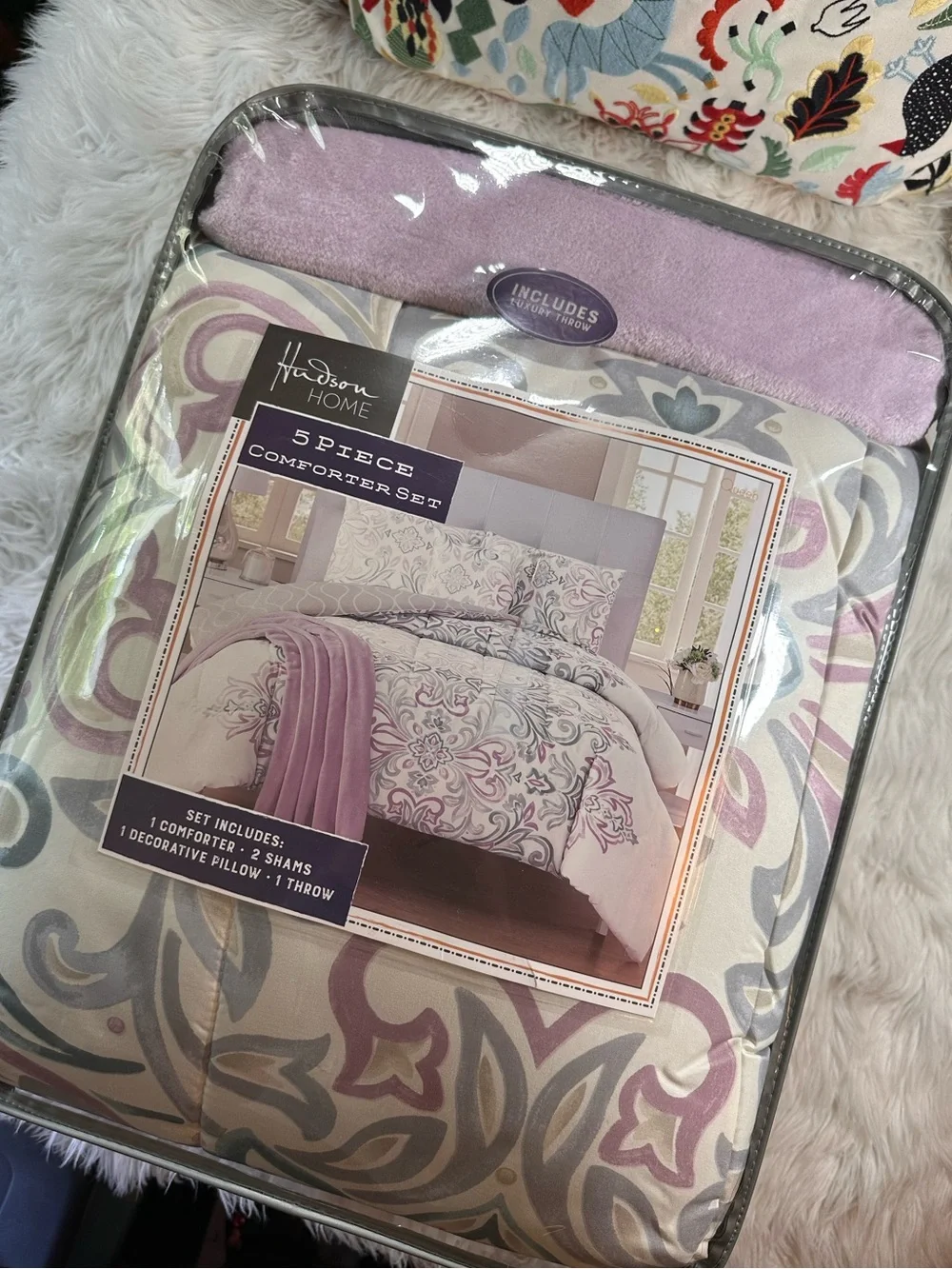 Hudson Home • 5 Piece Comforter Set includes 2 Pillowcases Accent Pillow & Throw